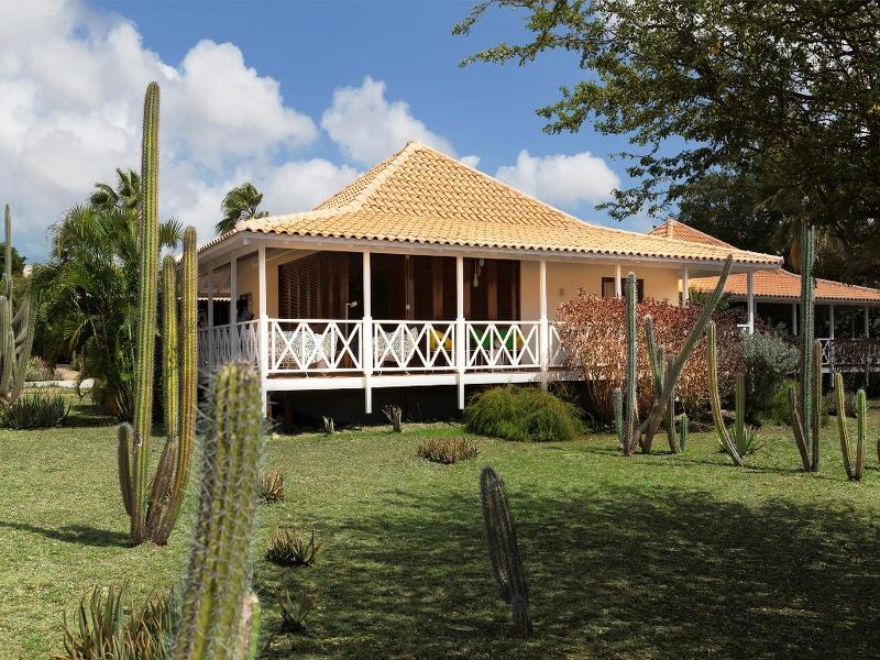 Papagayo Beach Resort (Adults Only) Willemstad Extérieur photo